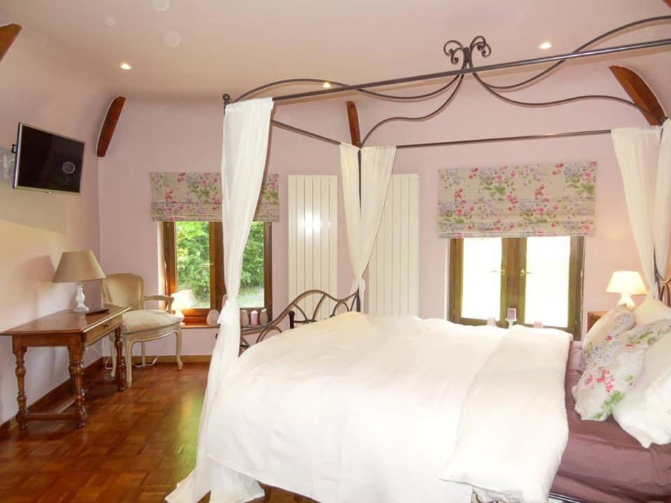 Le Chateau Des Eglantines Montignies-le-Tilleul 外观 照片