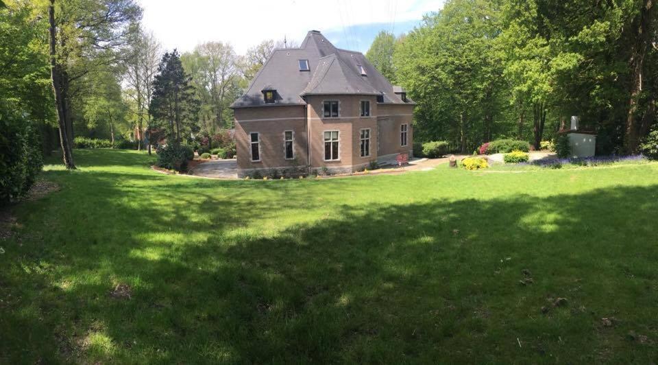 Le Chateau Des Eglantines Montignies-le-Tilleul 外观 照片