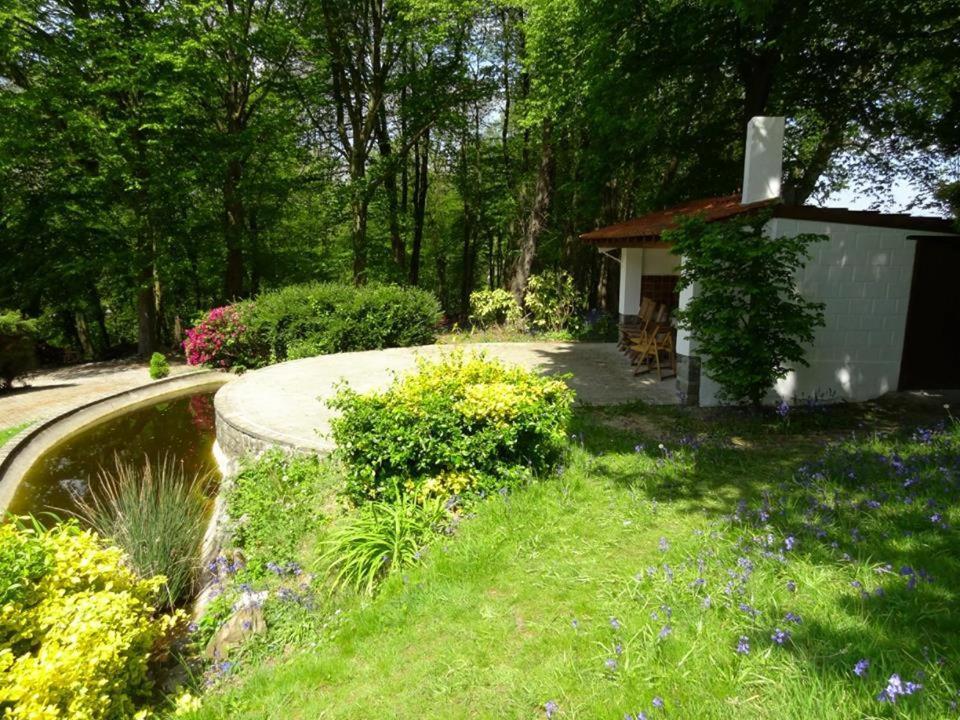 Le Chateau Des Eglantines Montignies-le-Tilleul 外观 照片