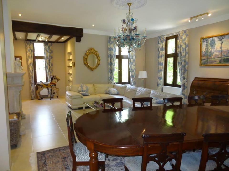 Le Chateau Des Eglantines Montignies-le-Tilleul 外观 照片